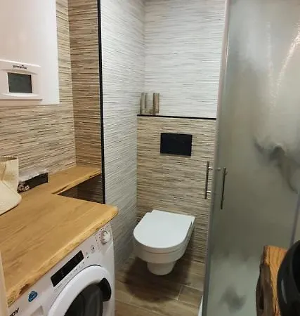 Apartment Station Between Dragon And Triple Bridges *