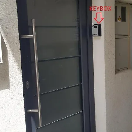 Station Between Dragon And Triple Bridges 류블랴나