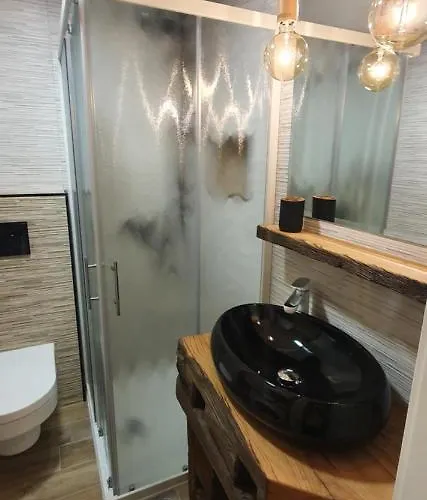 Station Between Dragon And Triple Bridges Apartament *