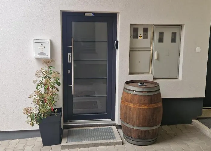 Station Between Dragon And Triple Bridges アパート *