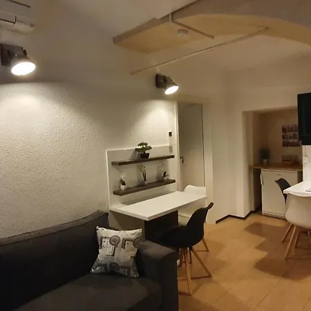 Station Between Dragon And Triple Bridges Lägenhet Ljubljana