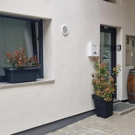 Lägenhet Station Between Dragon And Triple Bridges *